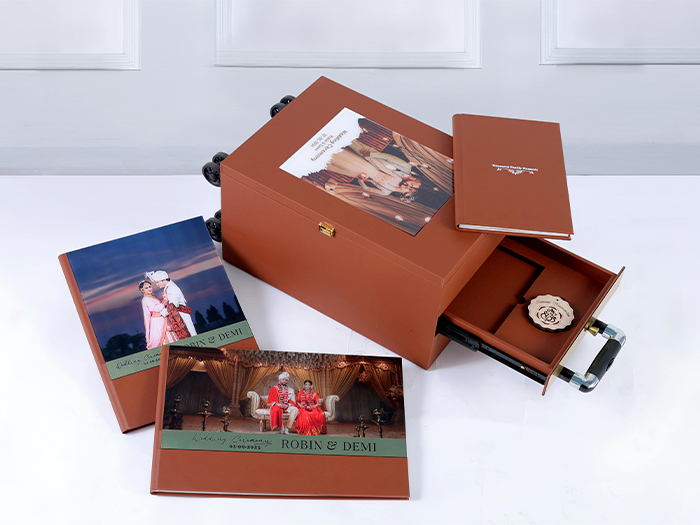 BRIFCASE
